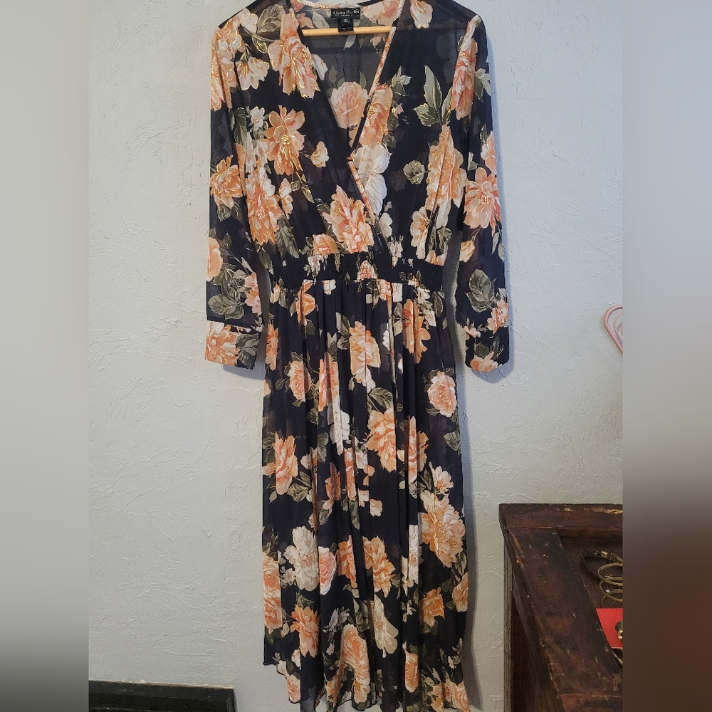 Elegant Floral Long Sleeve Dress
